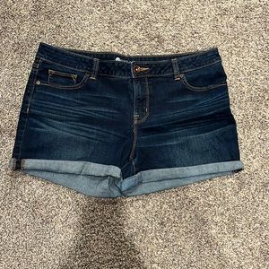 Cuffed Jean shorts
